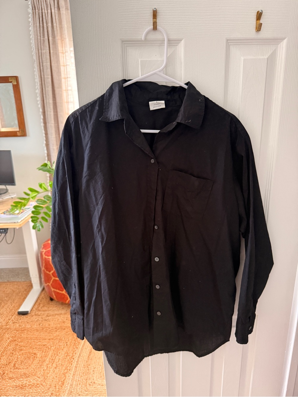 GAP Black Long-Sleeve Button-Up Shirt